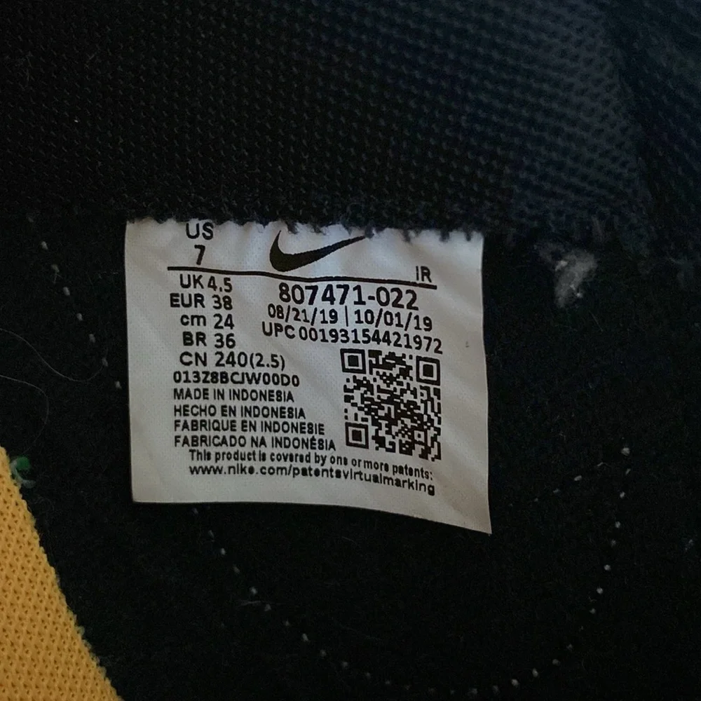Nike Cortez Women’s Black Sneakers Size 7 US